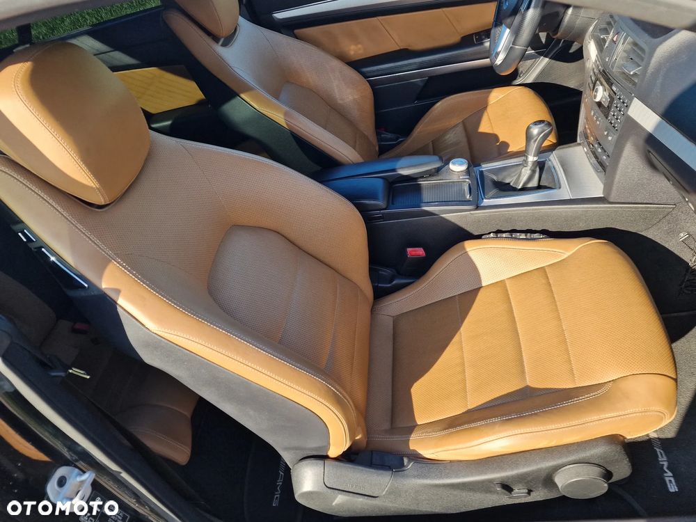 Mercedes-Benz Klasa E 200 CGI BlueEff - 12