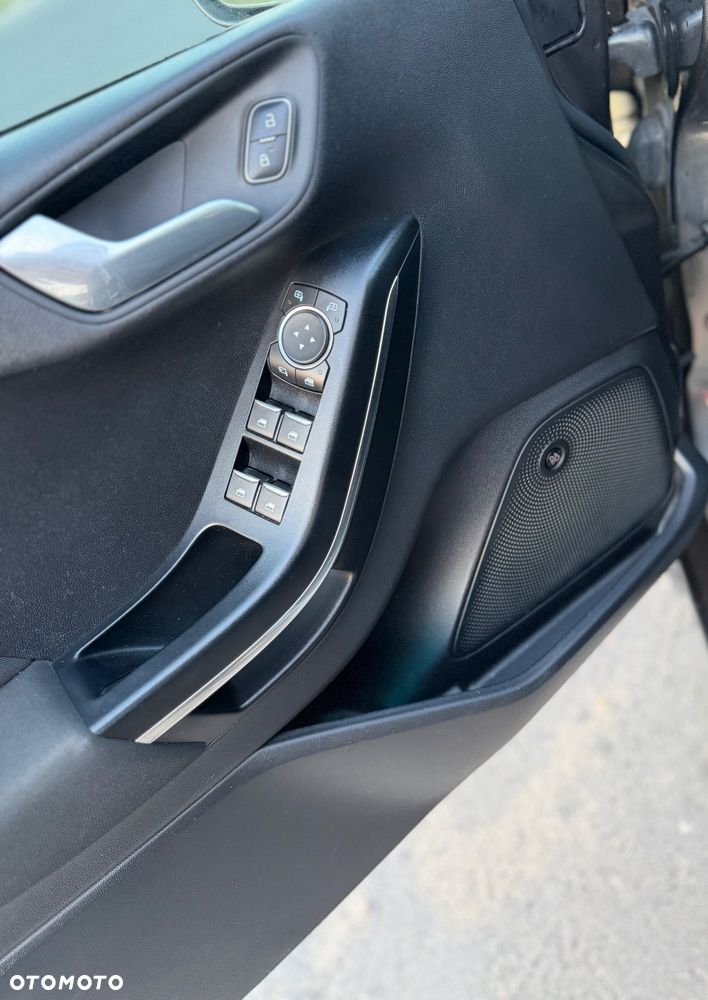 Ford Fiesta 1.0 EcoBoost STart-Stop Titanium - 19