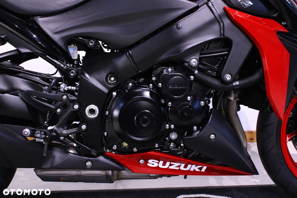 Suzuki GSX - 15