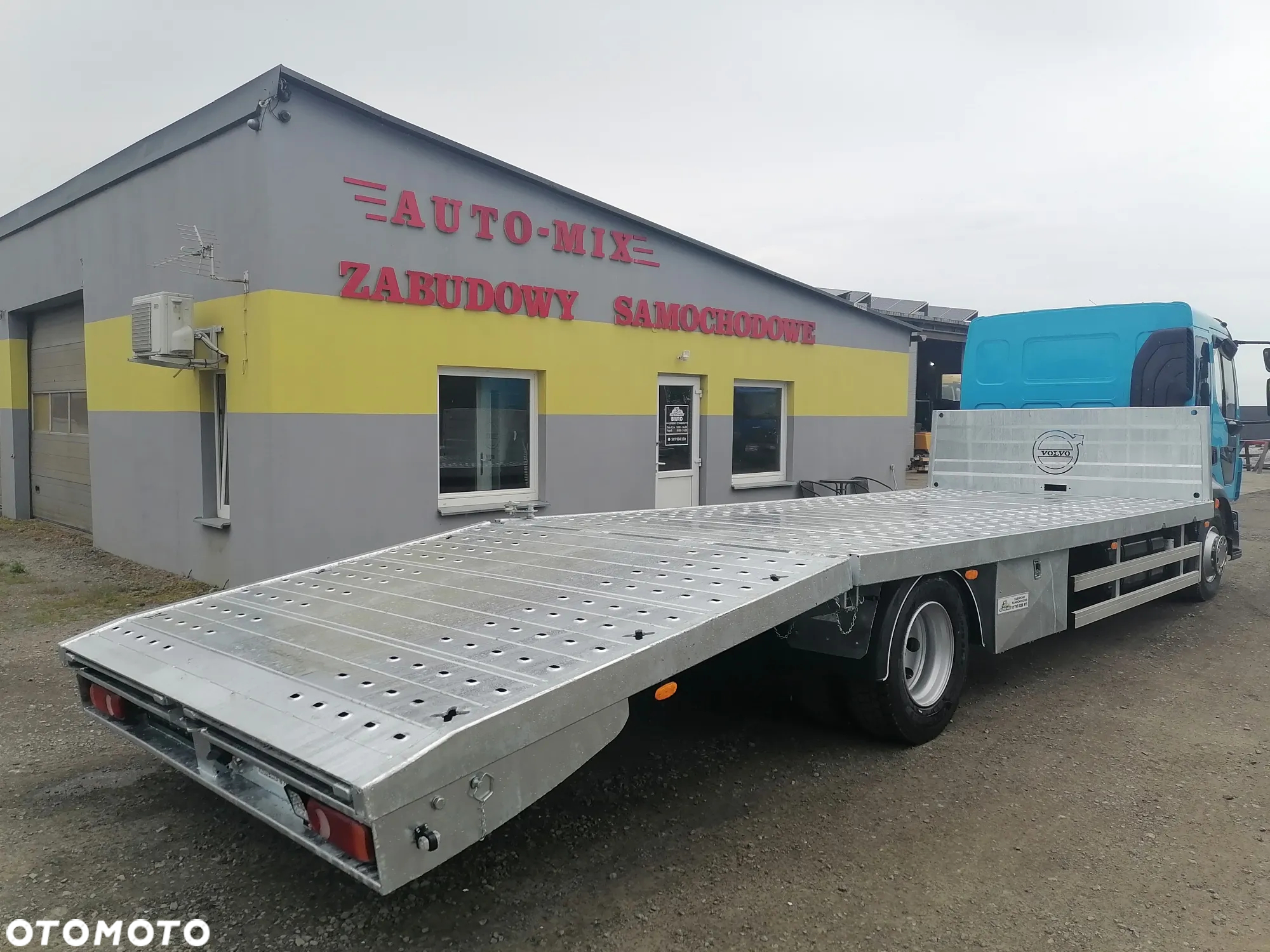 Mercedes-Benz zabudowa - najazd wysuw hydrauliczny - 3