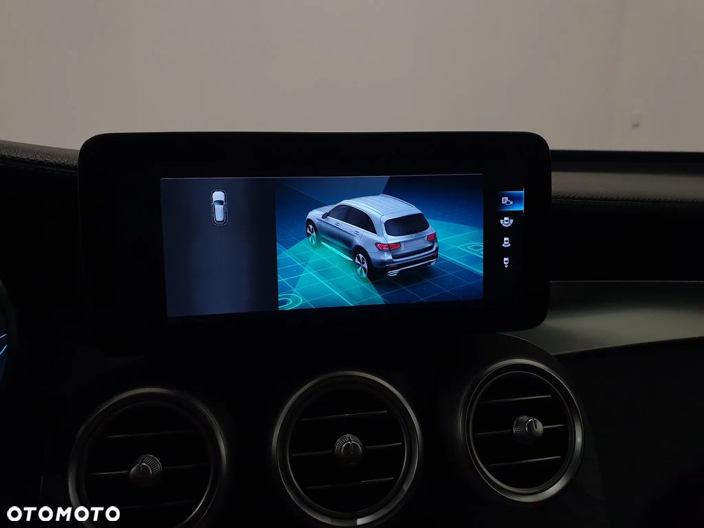 Mercedes-Benz GLC 300 de 4Matic 9G-TRONIC AMG Line Plus - 27