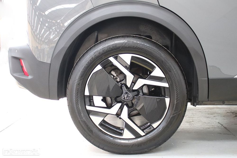 Peugeot 2008 1.2 PureTech Allure EAT8 - 5