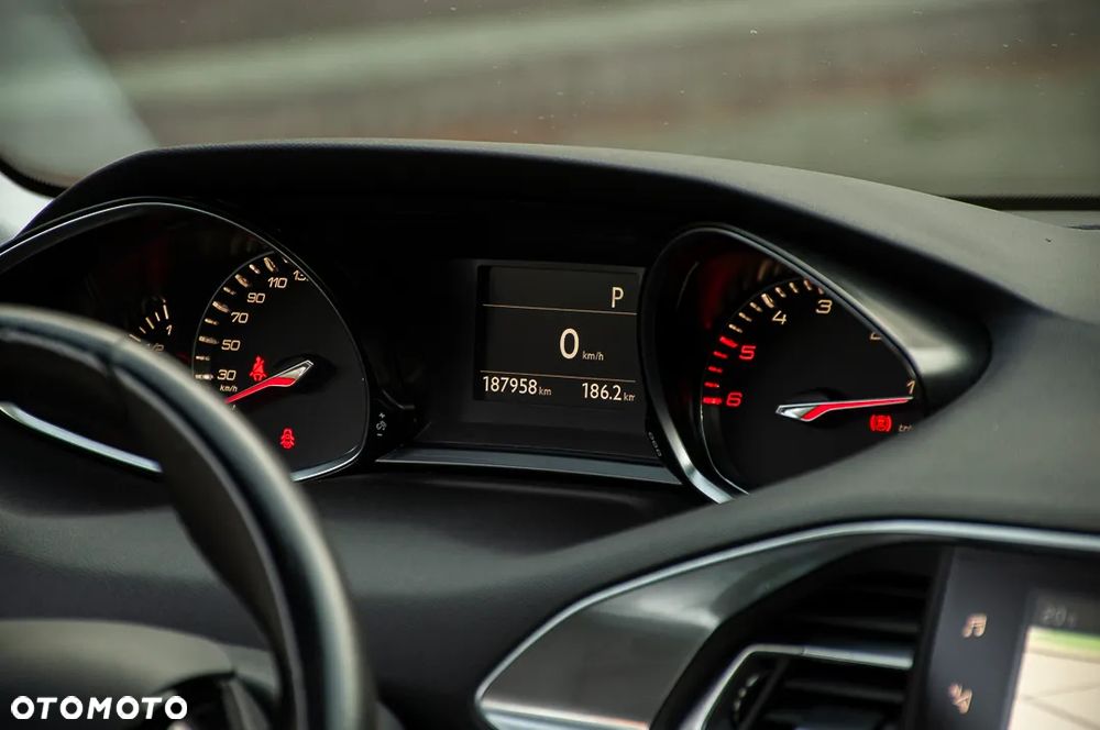 Peugeot 308 BlueHDi 150 EAT6 Stop & Start Allure - 29