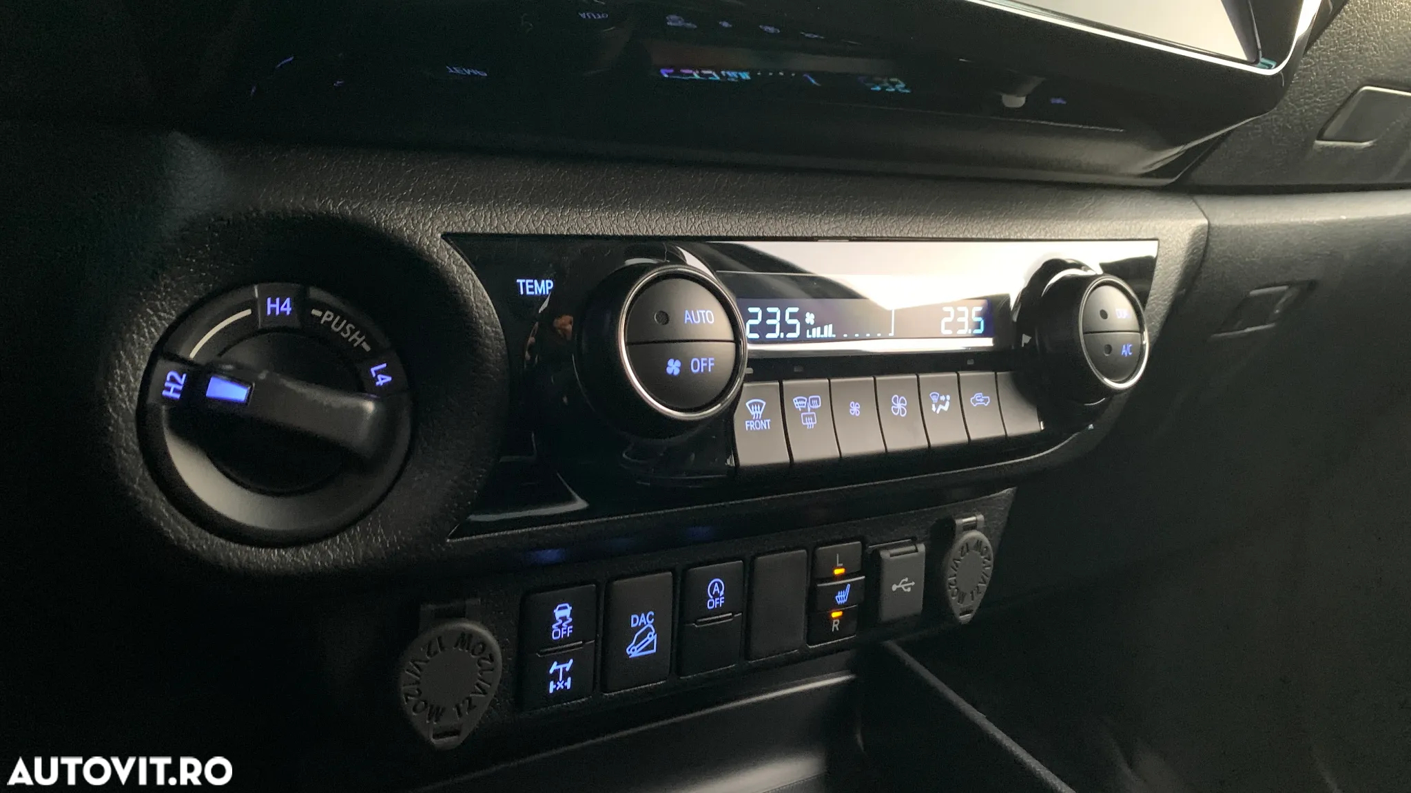 Toyota Hilux 2.4D 150CP 4x4 Double Cab AT Style - 27
