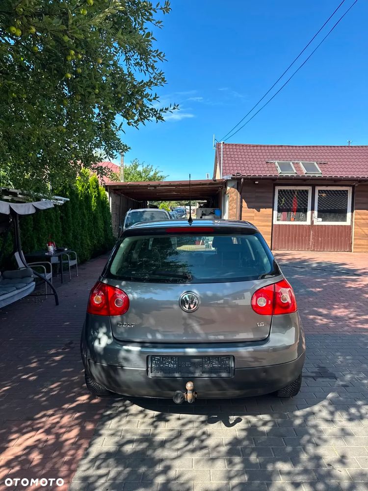 Volkswagen Golf - 5