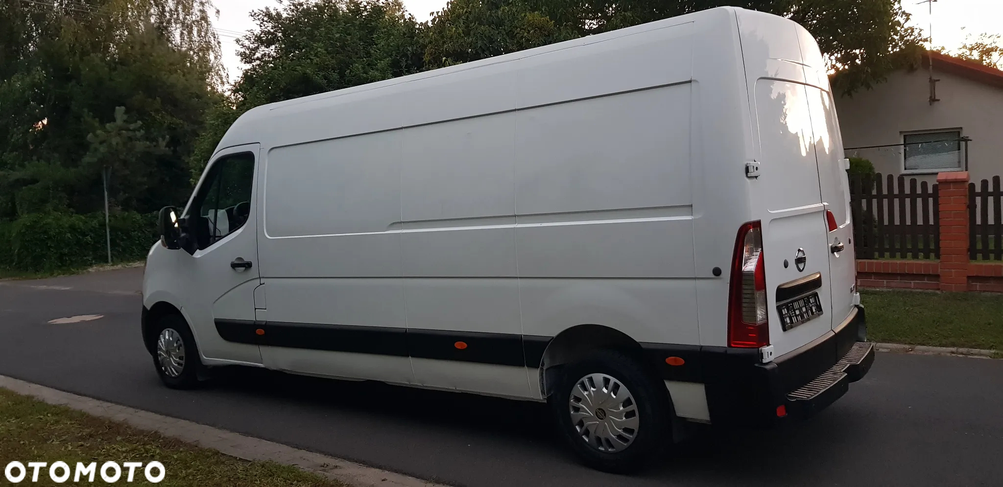 Nissan NV 400 - 8