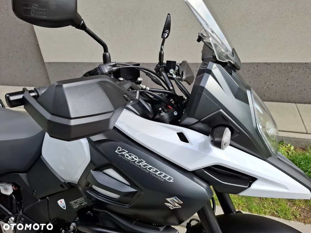 Suzuki V-STROM - 24