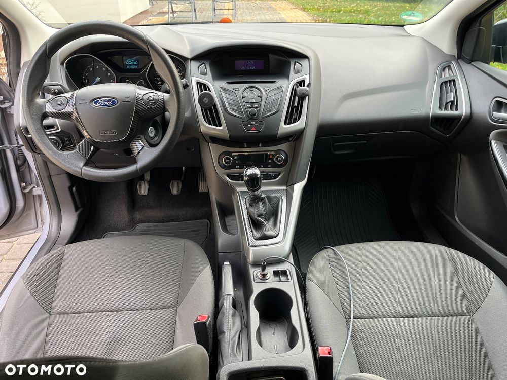 Ford Focus 1.6 Trend - 9