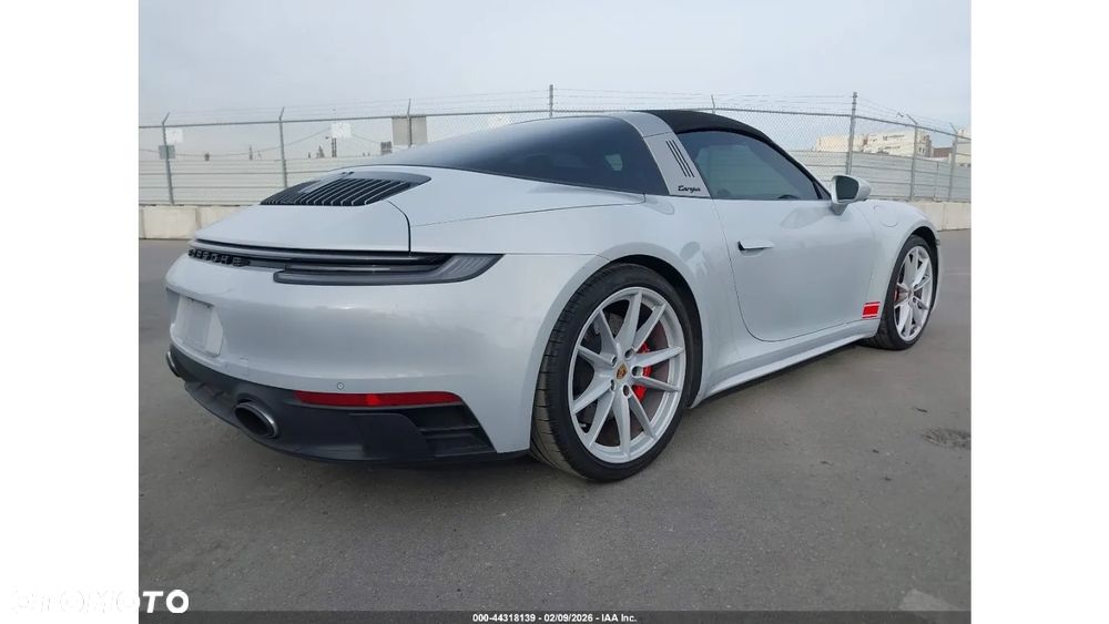 Porsche 911 Targa 4 GTS PDK - 6