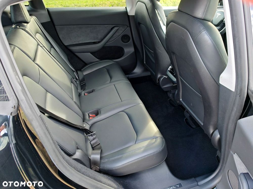 Tesla Model Y Performance Dual Motor AWD - 37