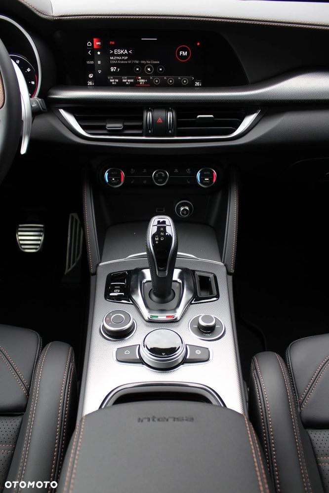 Alfa Romeo Stelvio 2.0 Turbo Intensa Q4 - 12