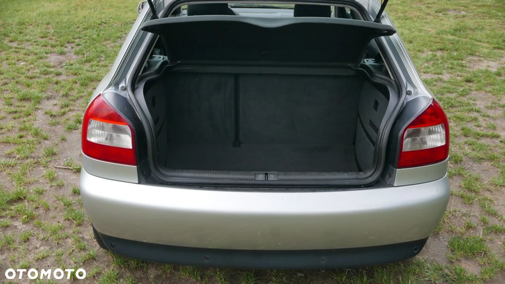 Audi A3 Sportback 1.6 Ambiente - 15