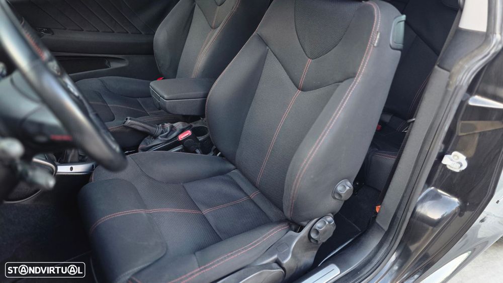 Alfa Romeo GT 1.9 JTD M-JET Q2 - 28