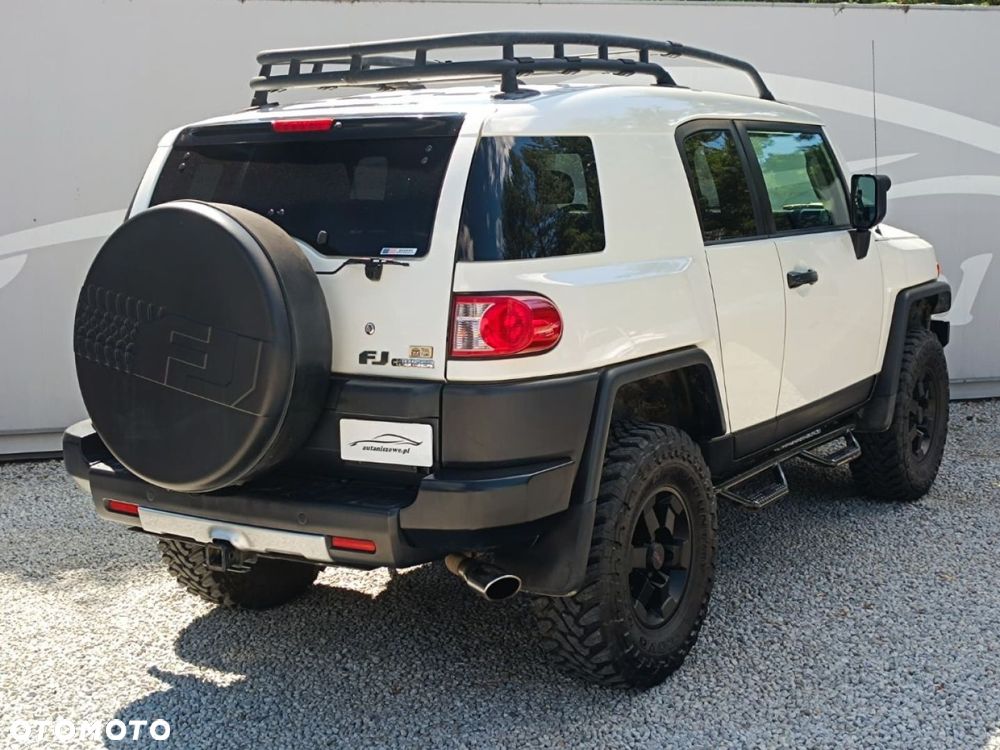 Toyota FJ - 3