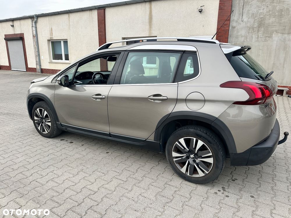 Peugeot 2008 BlueHDi 100 STOP & START Allure - 13