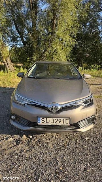 Toyota Auris 1.6 Premium Comfort - 2