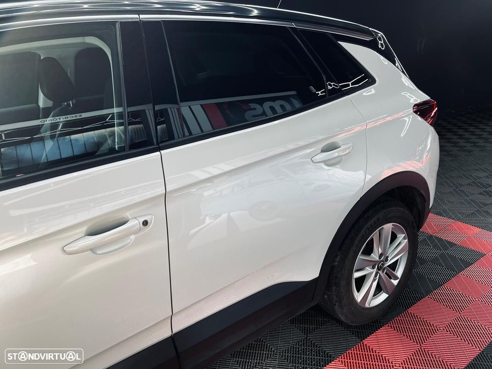 Opel Grandland X 1.2 T Business Edition - 9