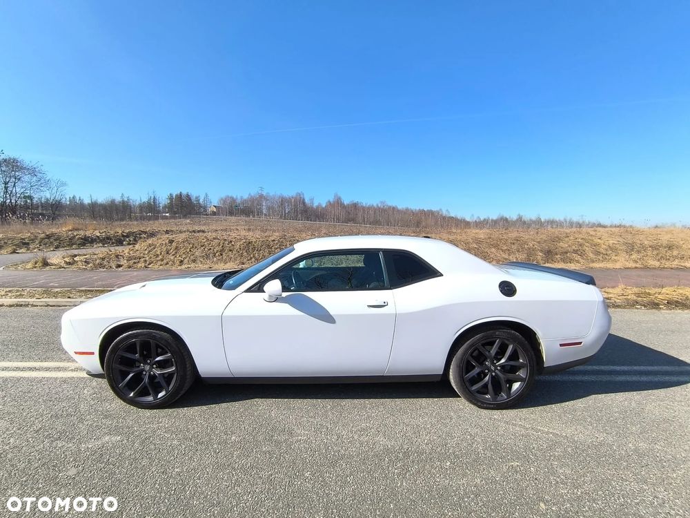 Dodge Challenger - 16