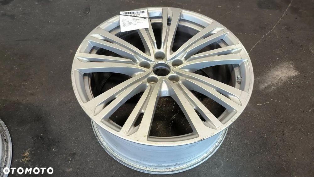 AUDI A8 L S8 D5 4N 3.0 TDI 2021 4N0601025Q Felgi aluminiowe R20 - 8