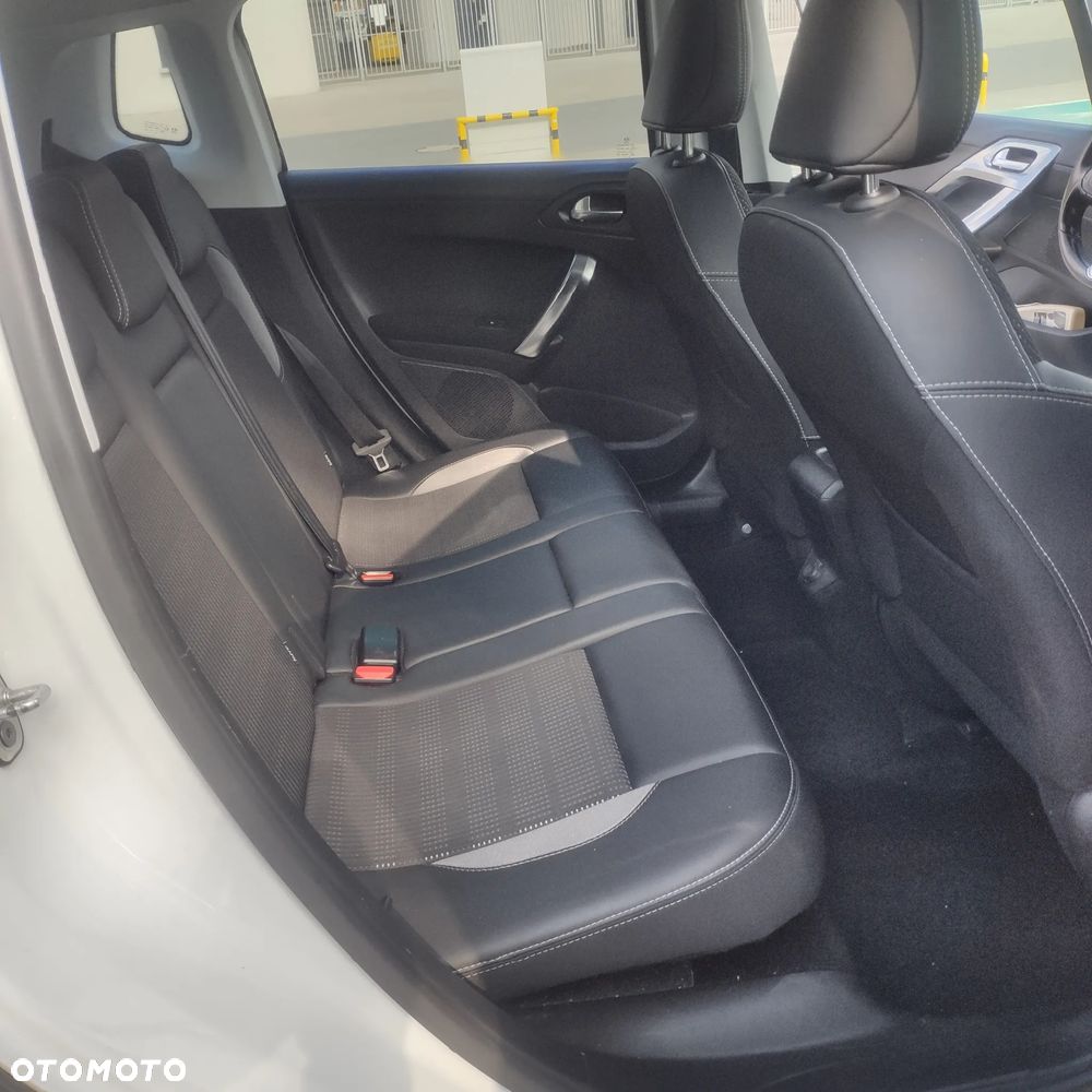 Peugeot 2008 1.2 Pure Tech Allure S&S EAT6 - 22