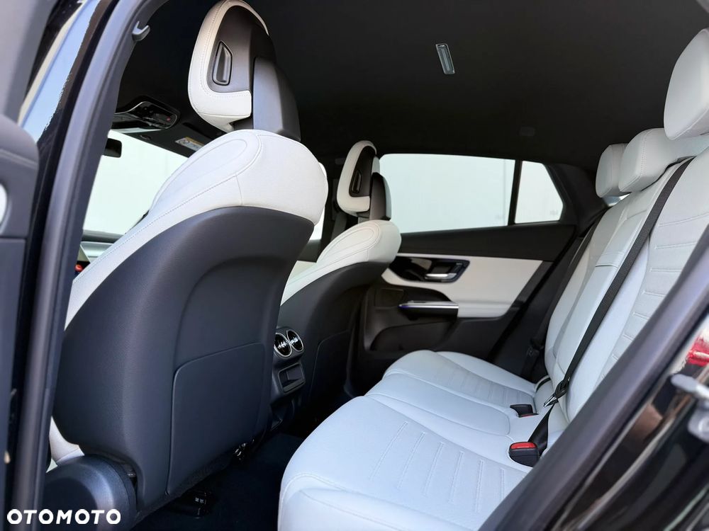 Mercedes-Benz GLC - 28