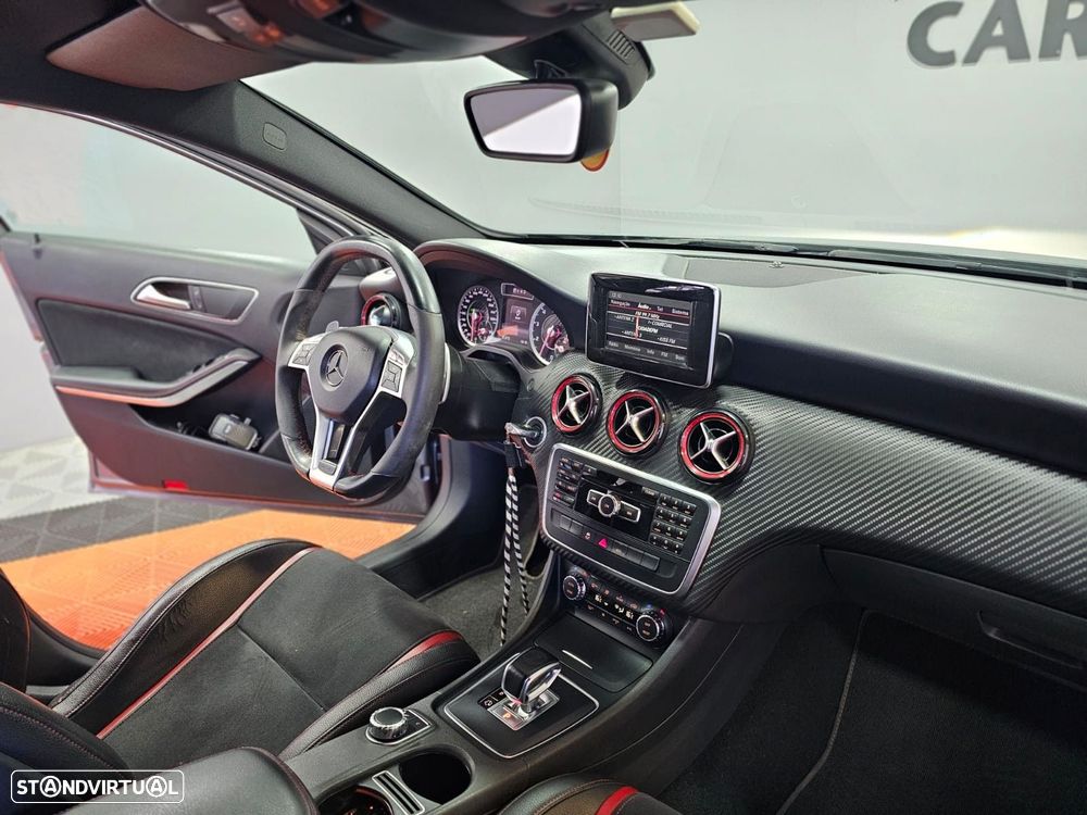 Mercedes-Benz A 45 AMG 4-Matic - 22
