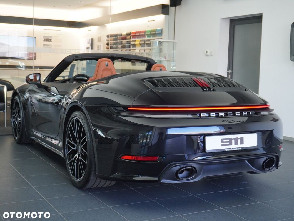 Porsche 911 Carrera - 28