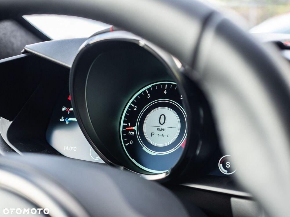 Aston Martin V8 Vantage - 22