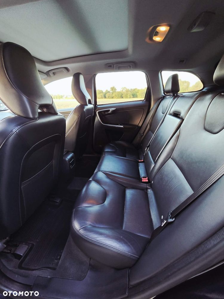 Volvo XC 60 D4 AWD Summum - 23