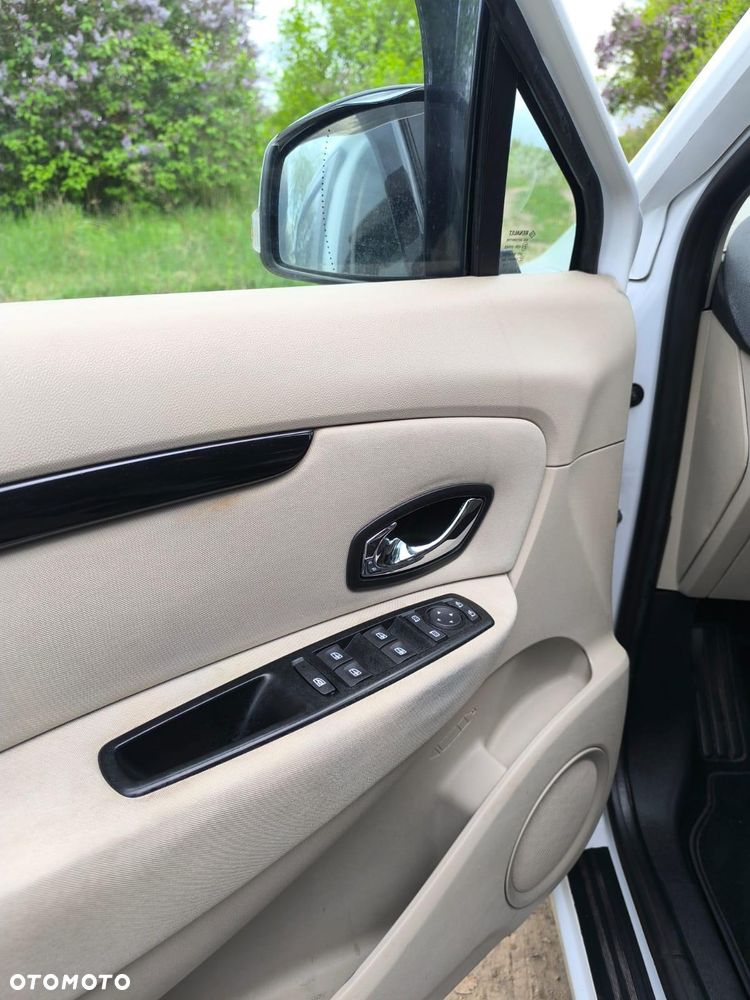 Renault Scenic - 16