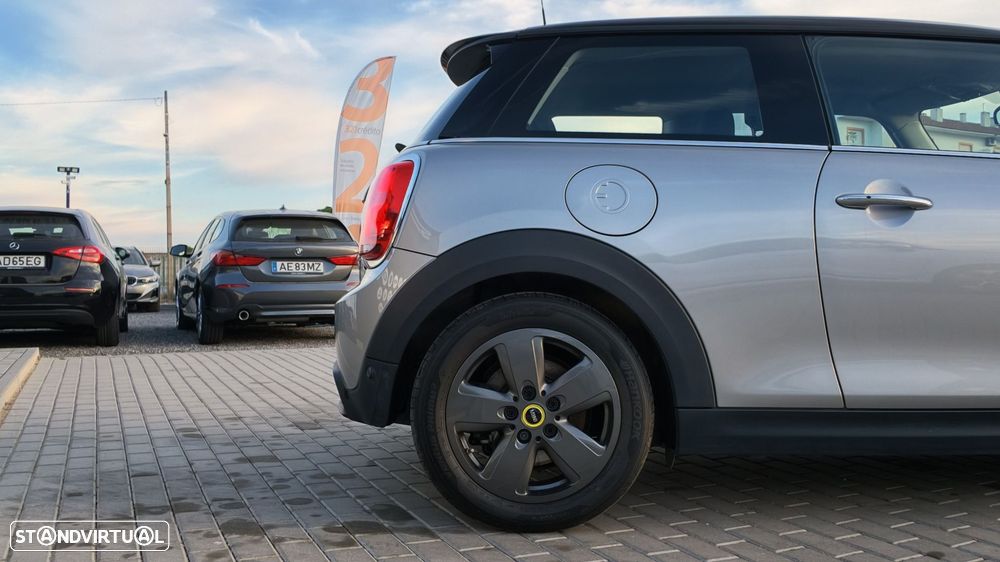 MINI 3 Portas Cooper SE Classic - 11