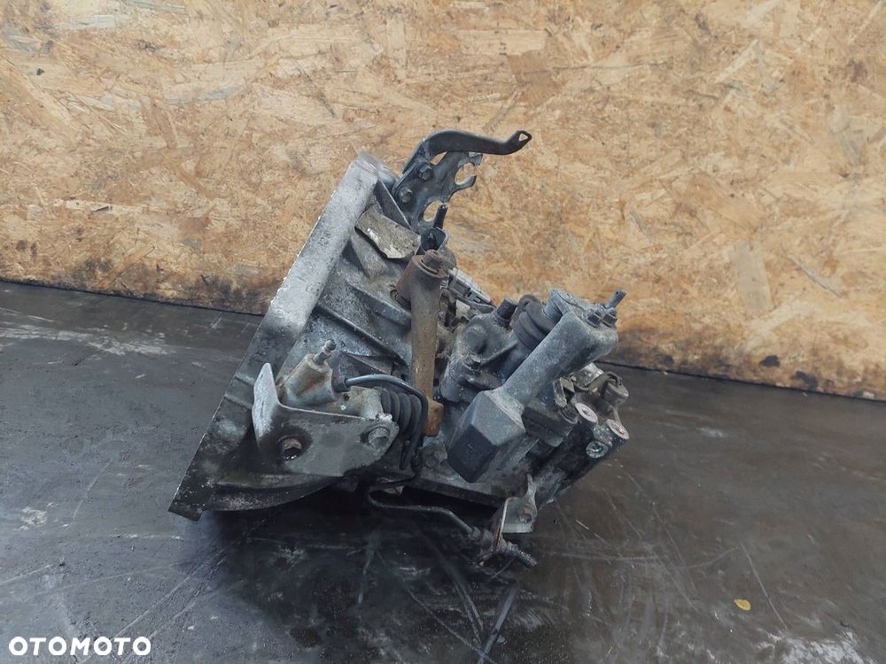 SKRZYNIA BIEGÓW TOYOTA YARIS II 1.3 16V MANUAL 5 BIEGÓW - 2