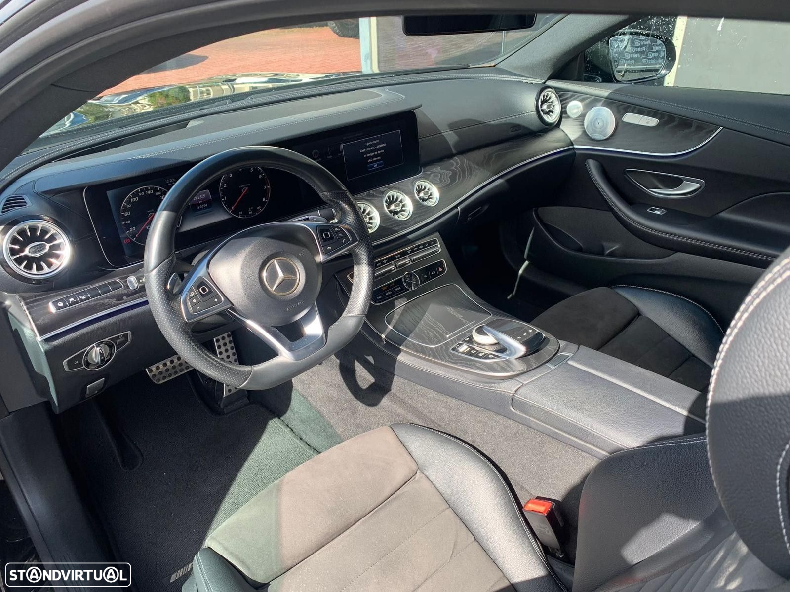 Mercedes-Benz E 300 AMG Line - 14
