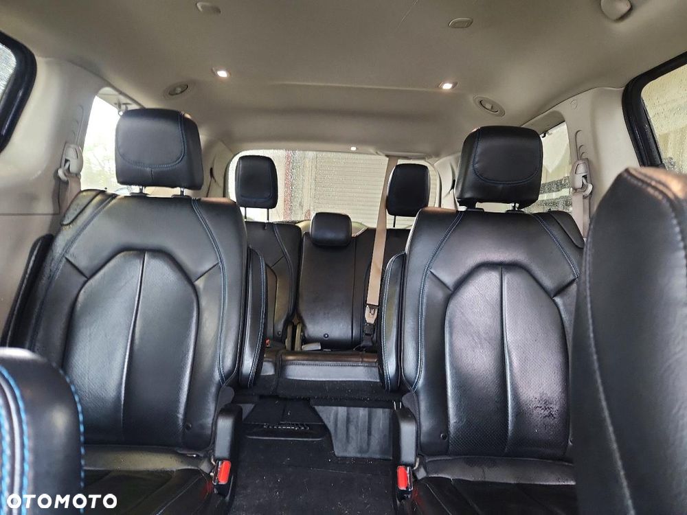 Chrysler Pacifica - 9