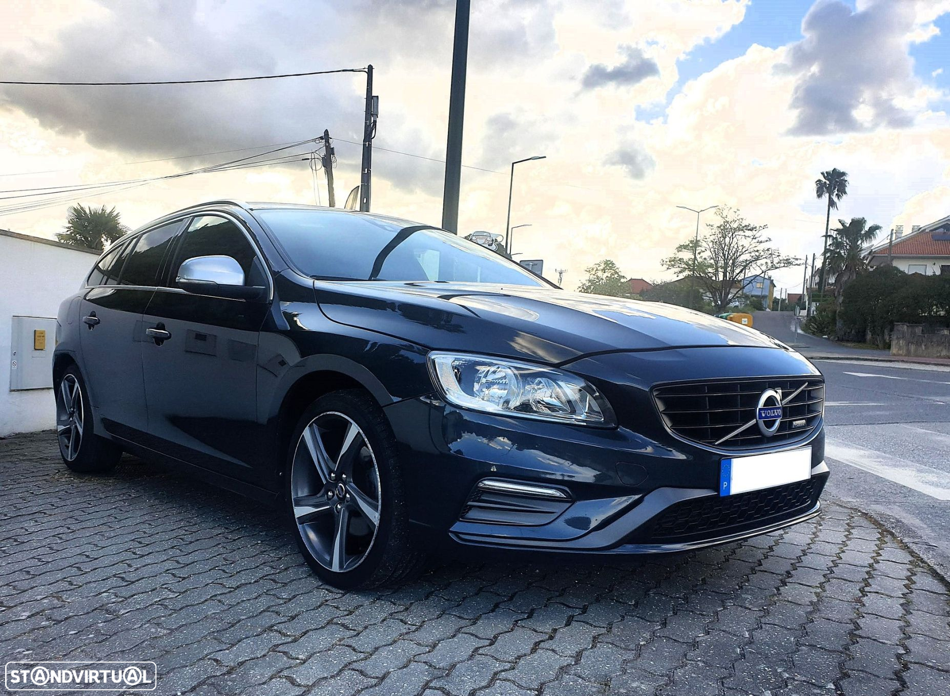 Volvo V60 1.6 D2 R-Design Momentum - 4