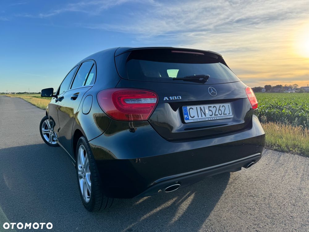 Mercedes-Benz Klasa A 180 7G-DCT Activity Edition - 32