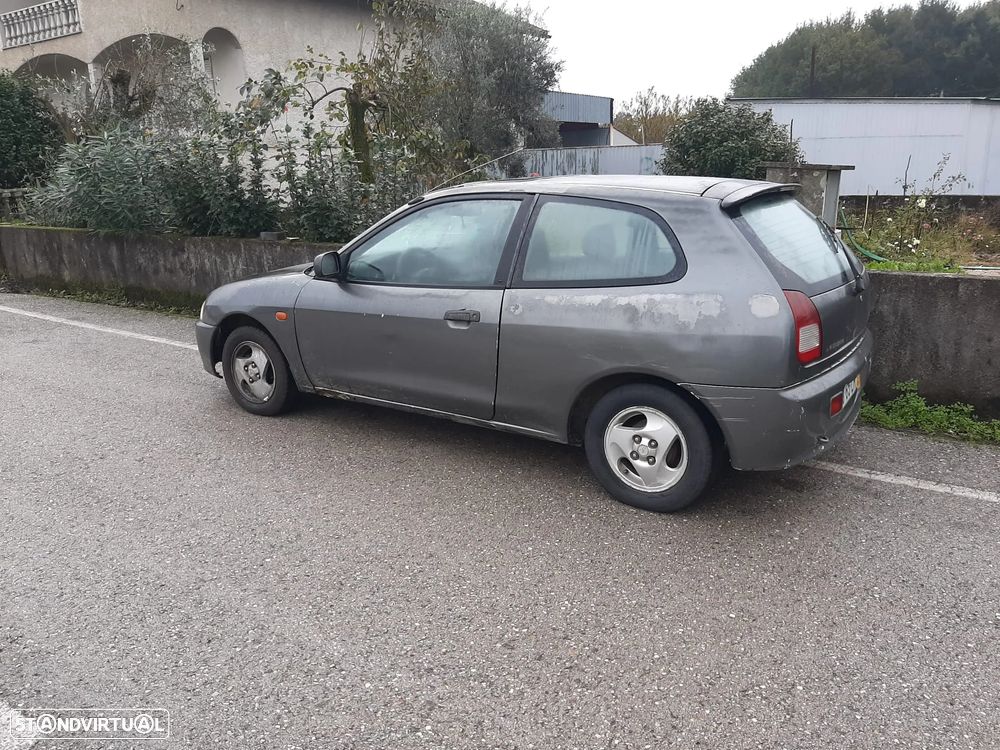 Mitsubishi Colt para peças - 3