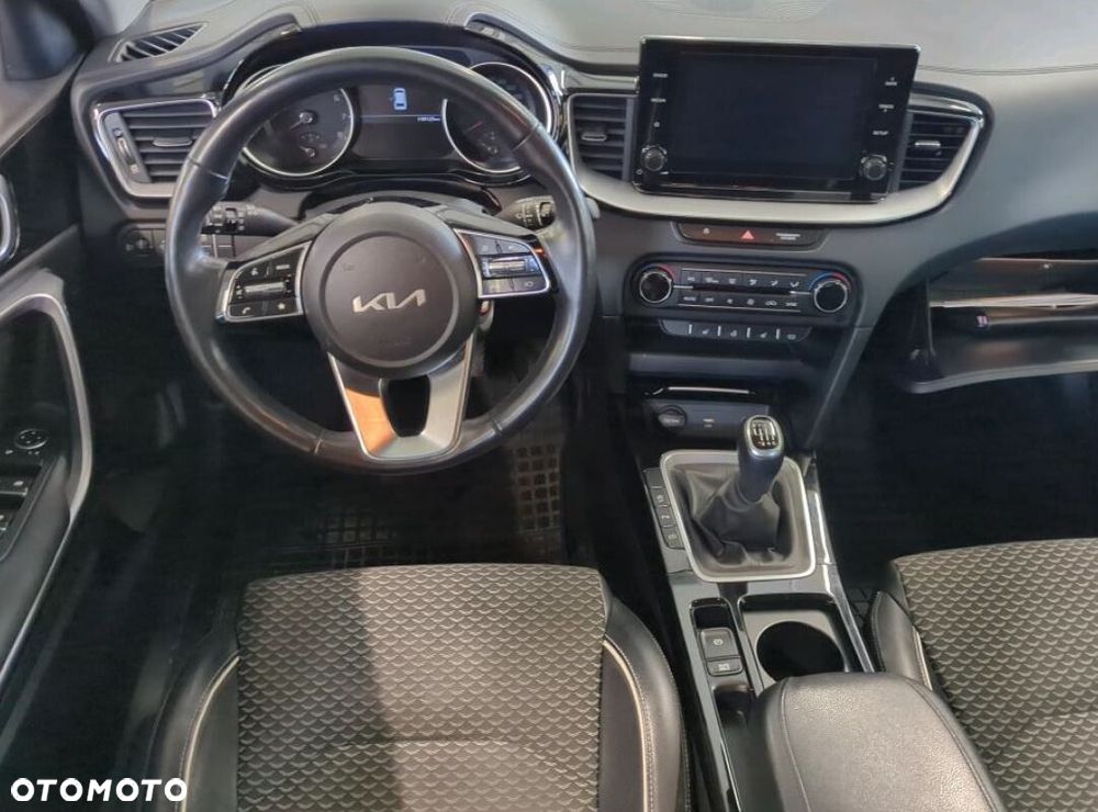 Kia Ceed - 5