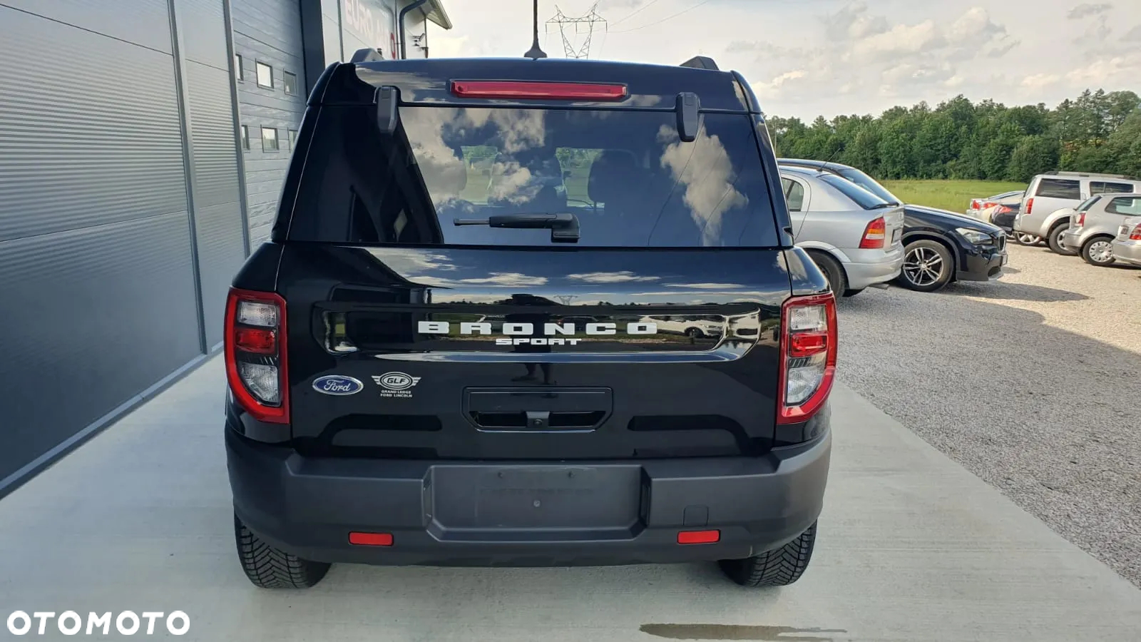 Ford Bronco - 3