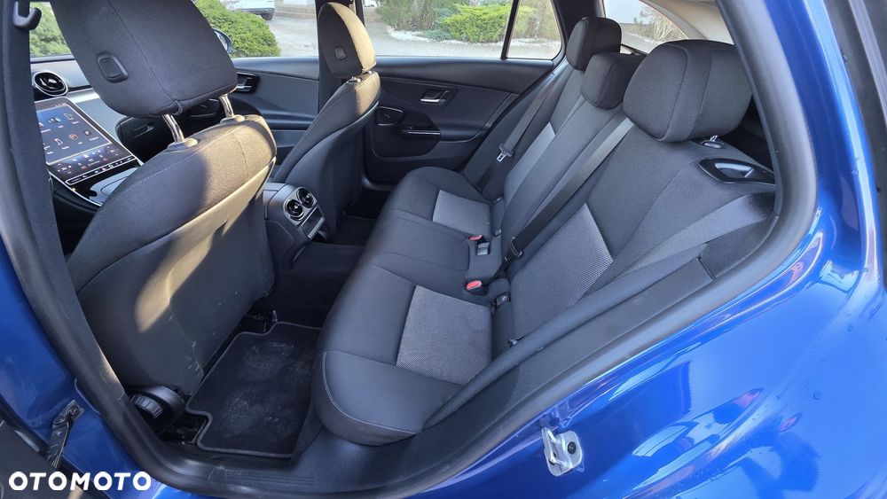 Mercedes-Benz Klasa C 200 d mHEV - 11