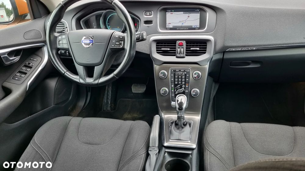 Volvo V40 Cross Country D3 Momentum - 14