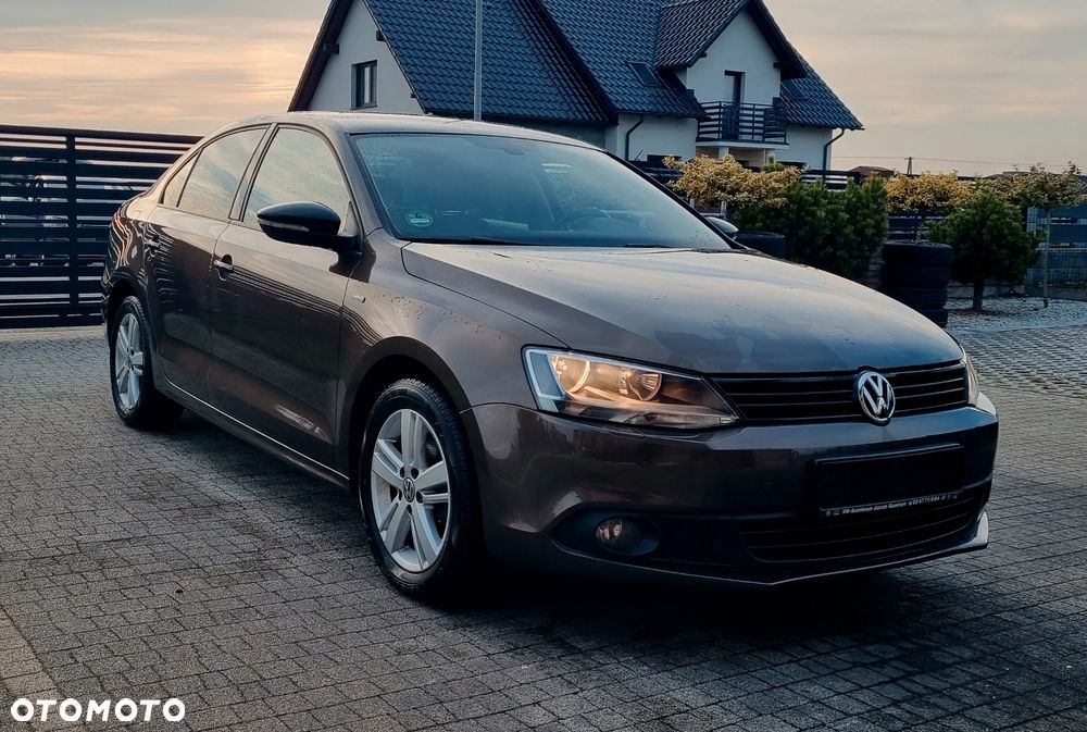 Volkswagen Jetta 1.2 TSI BlueMotion Technology Comfortline - 10