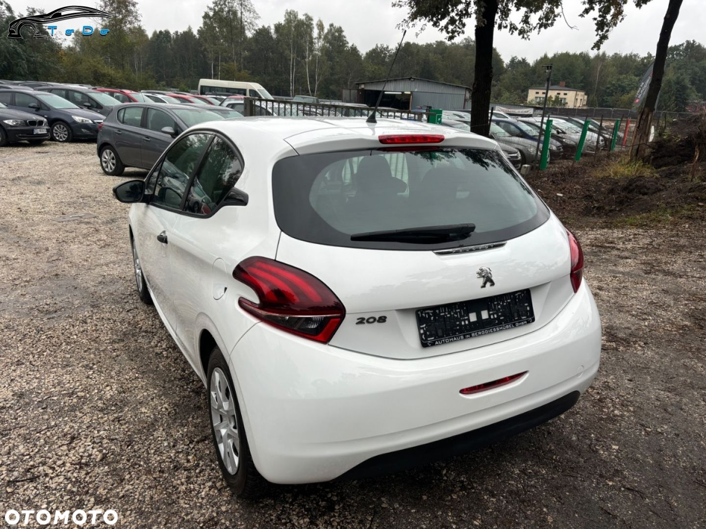 Peugeot 208 - 10