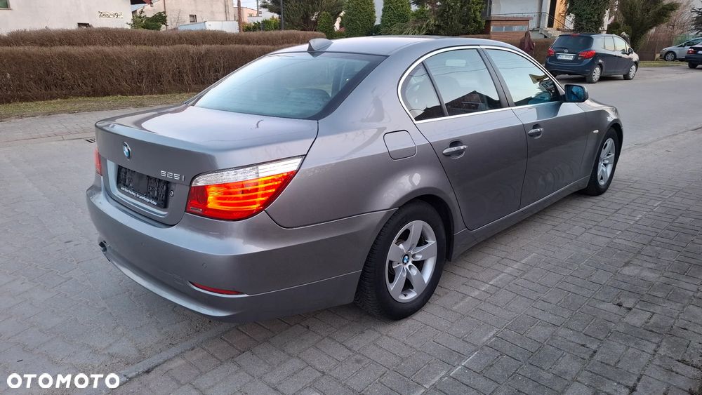 BMW Seria 5 525i - 4