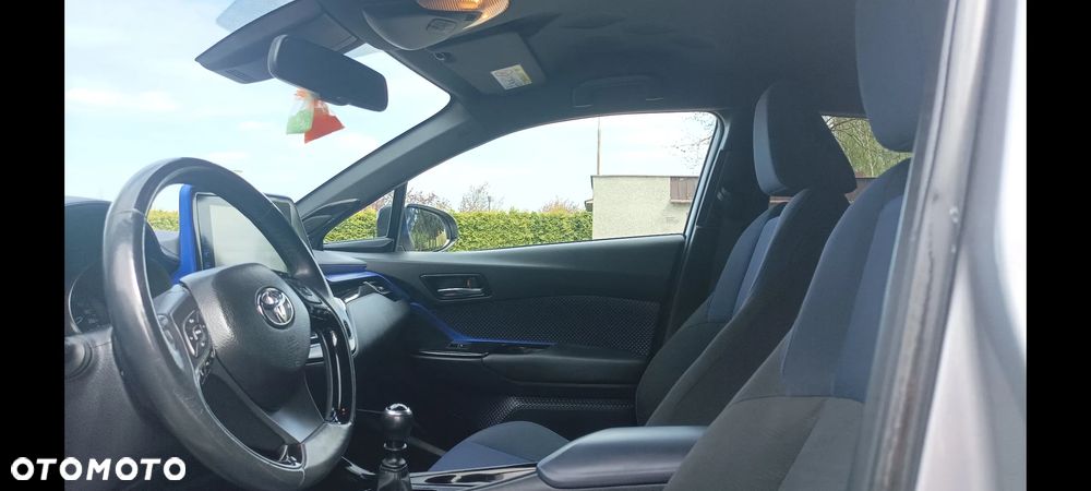 Toyota C-HR 1.2 T Dynamic - 10