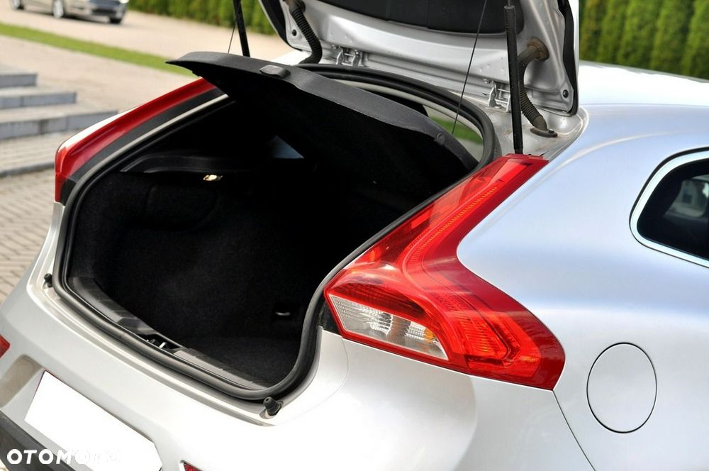 Volvo V40 D2 Drive-E Ocean Race - 12