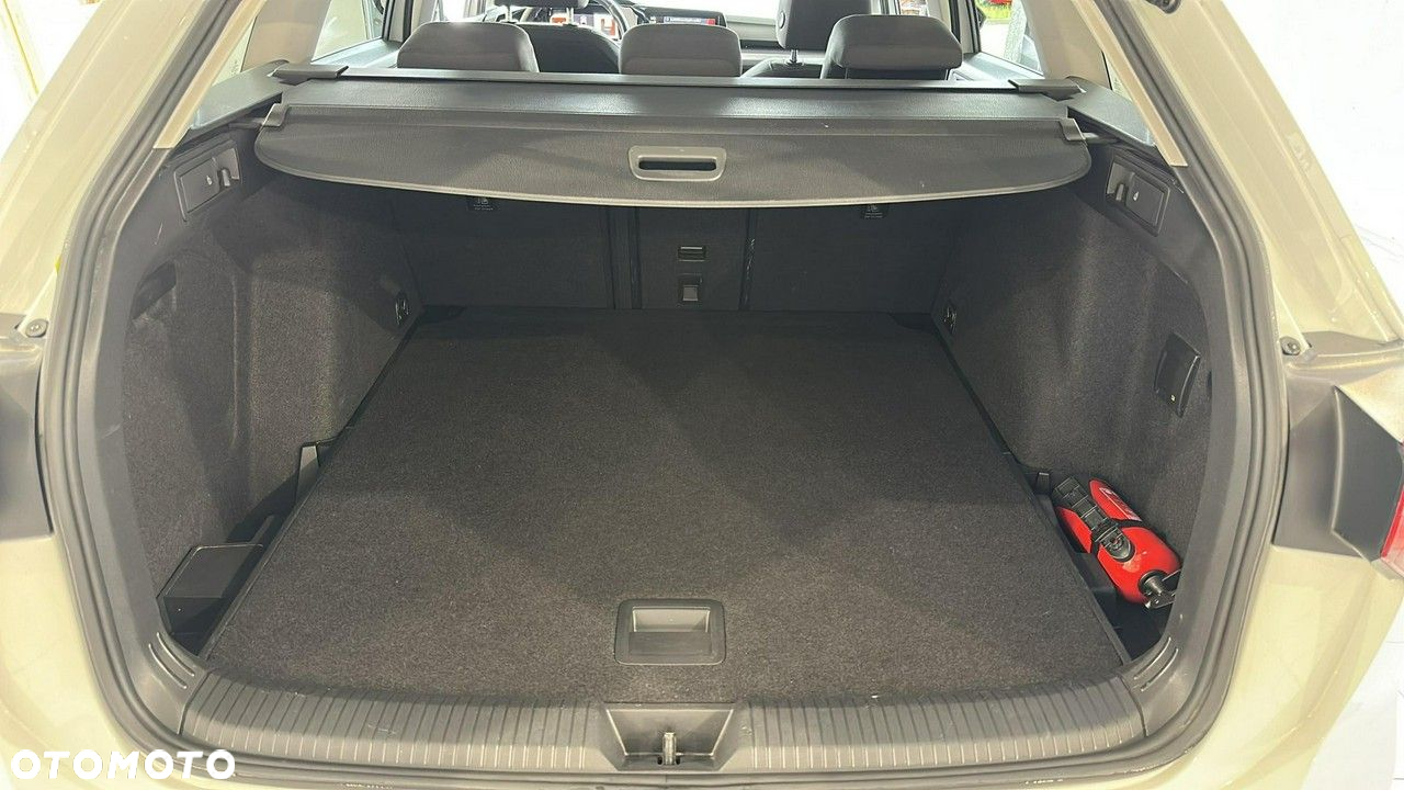 Volkswagen Golf - 26