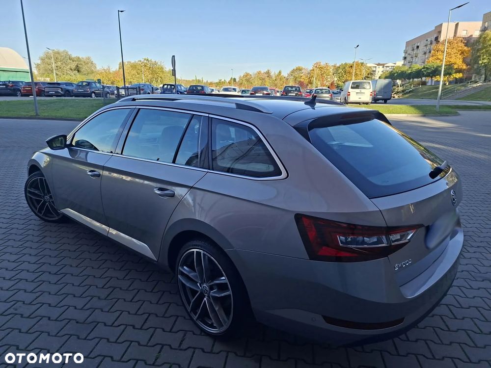 Skoda Superb 2.0 TDI Style DSG - 25