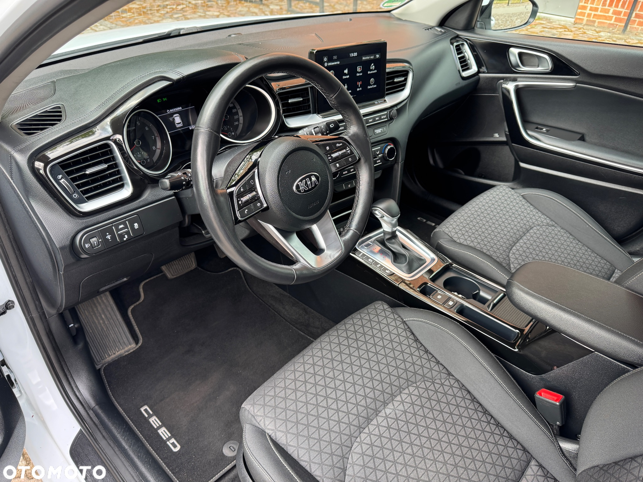 Kia Ceed 1.4 T-GDI DCT OPF Spirit - 17
