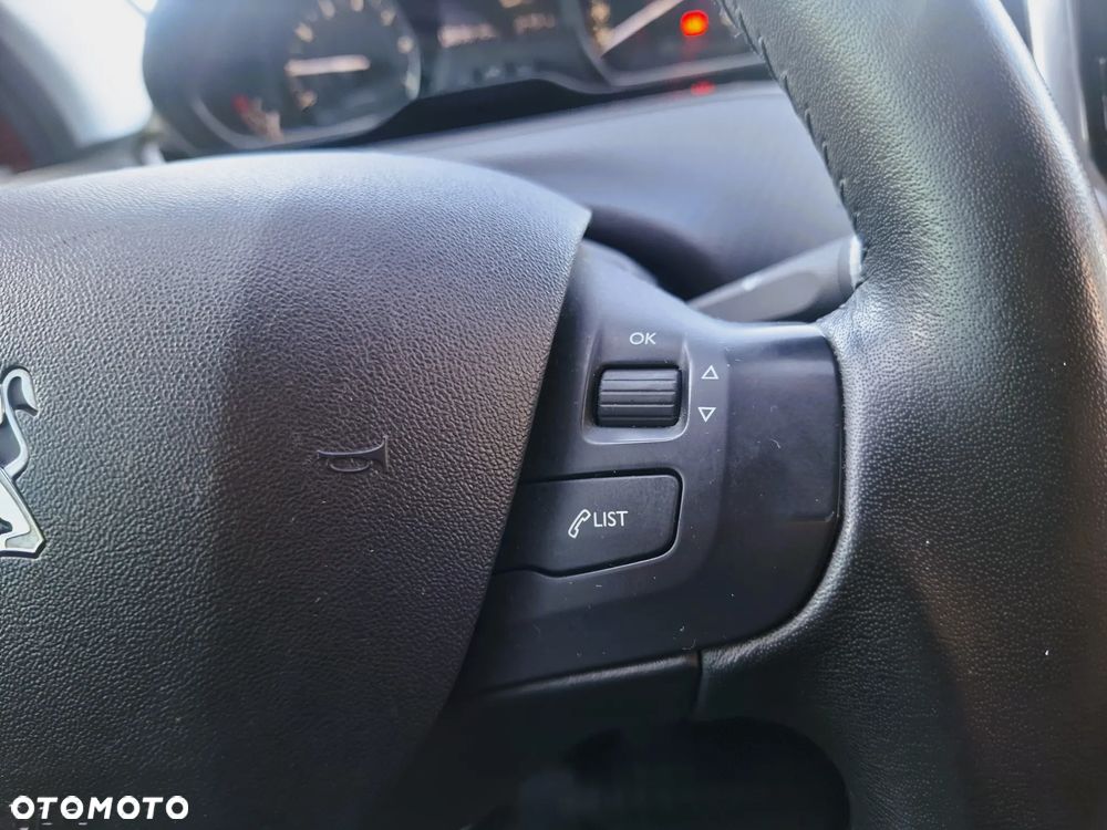 Peugeot 2008 1.2 Pure Tech Style S&S - 15